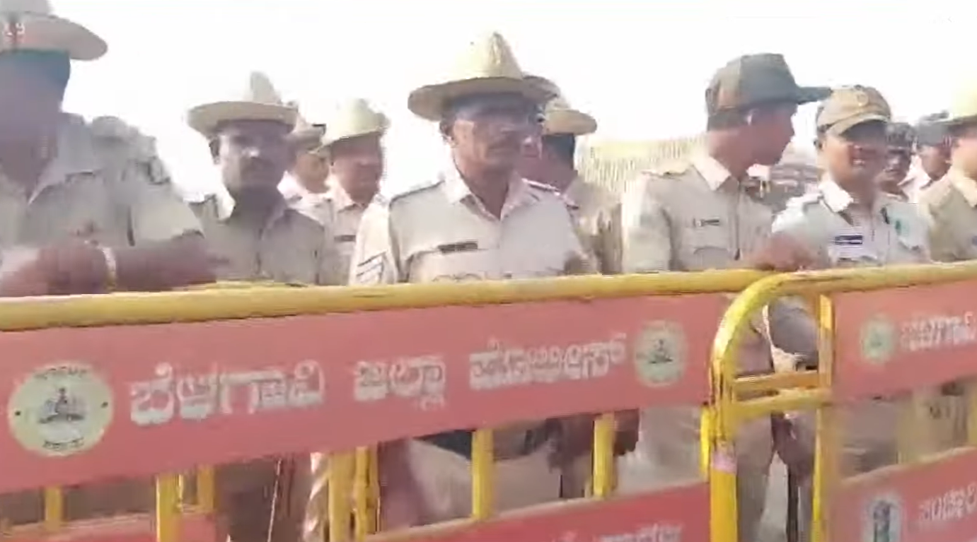 Karnataka Vs Maharashtra | Police stop Shiv Sena activists from entering Belagavi at Maharashtra border