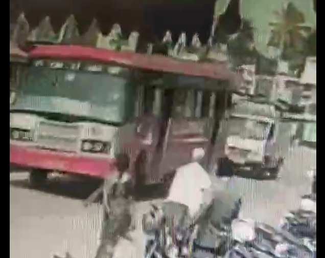 Karnataka | Tragic Suicide Captured on CCTV: Man Jumps into Moving Bus