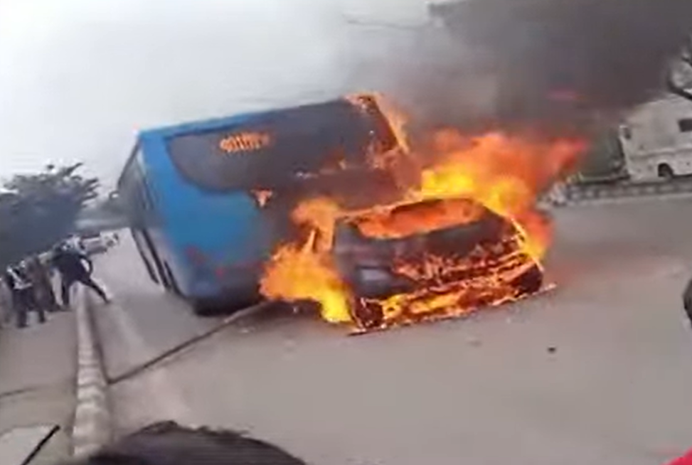 Bengaluru | Car Collides with BMTC Bus and Ignites Fire