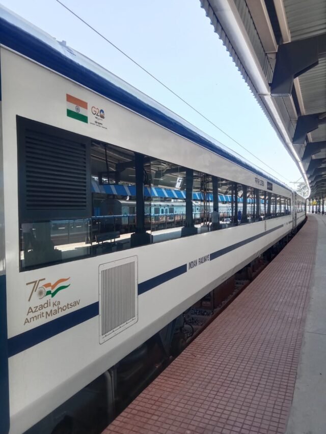 South Western Railway Bengaluru Division Trail run was conducted of Vande Bharat Express Coimbatore Jn - Bengaluru Cantt - Coimbatore which arrived at Bengaluru Cantt(BNC) on 27.12.2023 10.38 hours.