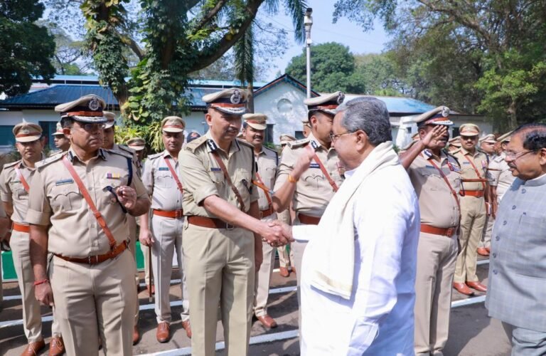 Karnataka govt to issue silver medals to cops to comemorate golden jubilee of renaming of state