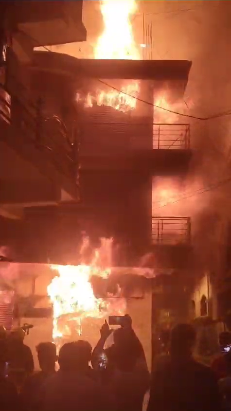 Paint shop in Bengaluru destroyed by fire, worth over 30 lakhs