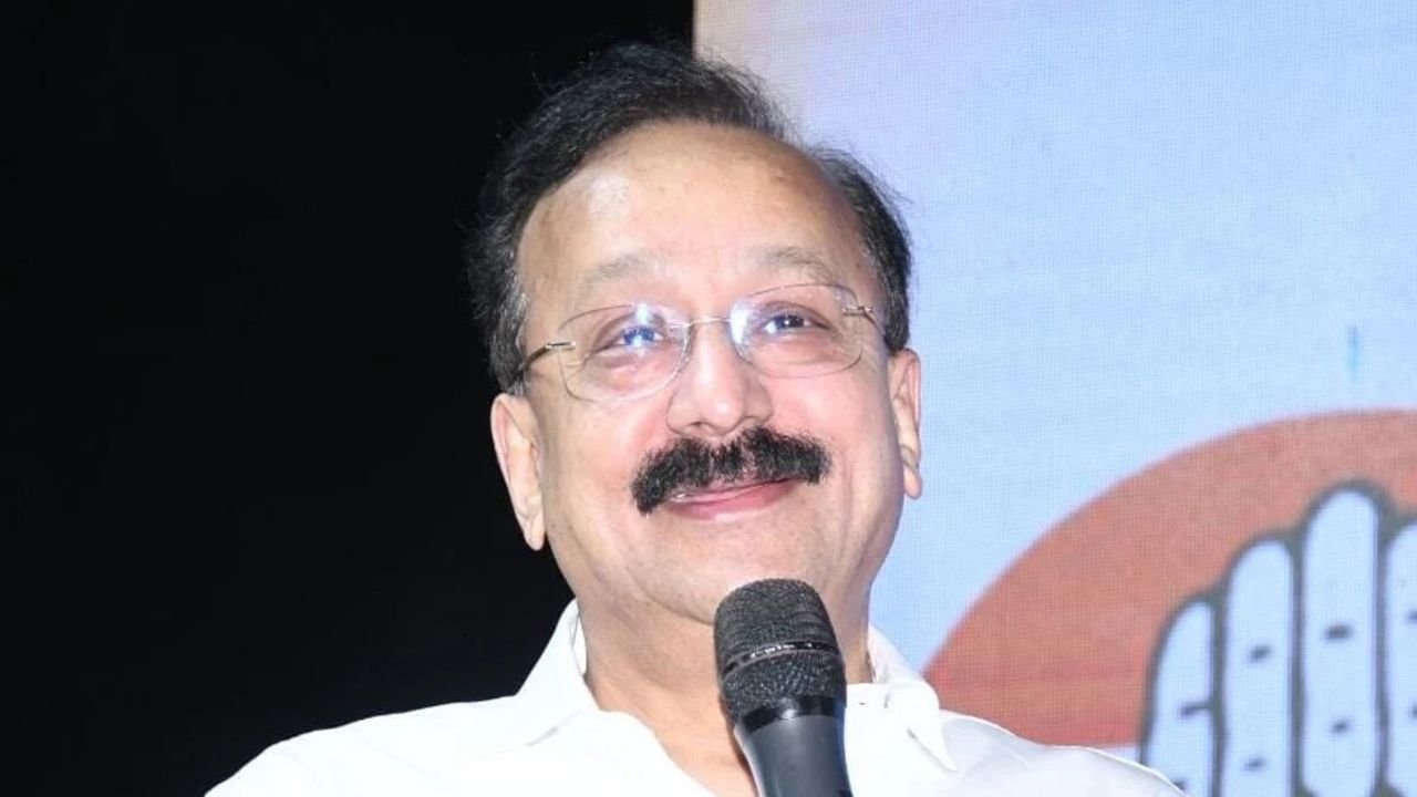 Former Maharashtra minister Baba Siddique quits Congress