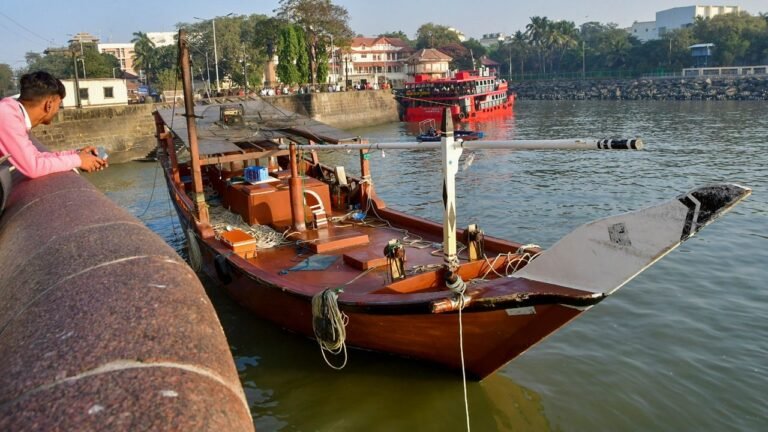 Trio who reached Mumbai from Kuwait on a boat held for illegal entry into India