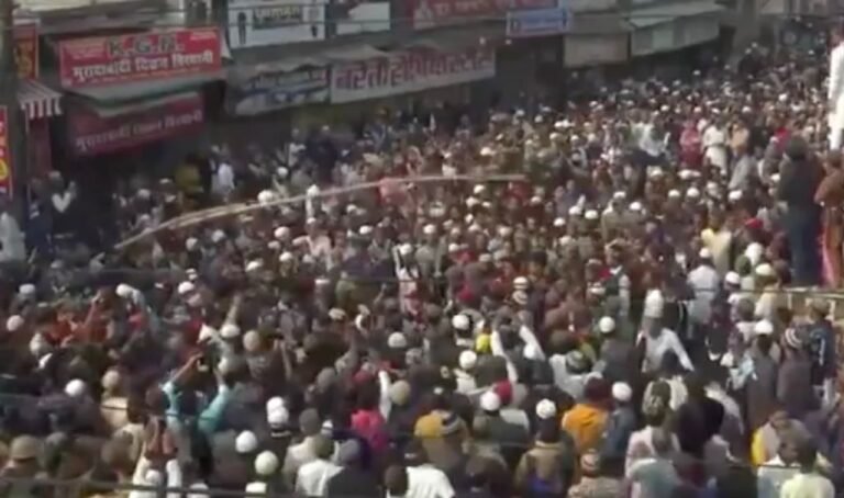 Barelivi cleric Tauqeer Raza’s supporters gather on ‘Jail Bharo’ call