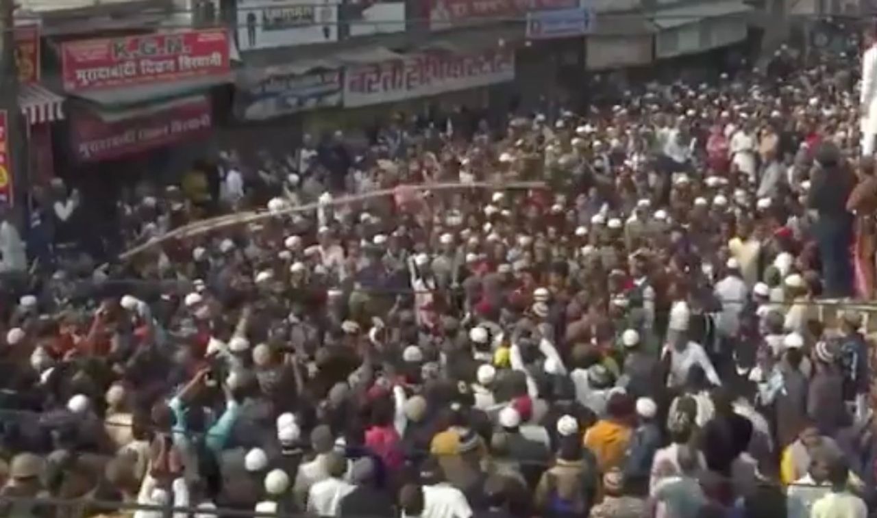 Barelivi cleric Tauqeer Raza’s supporters gather on ‘Jail Bharo’ call