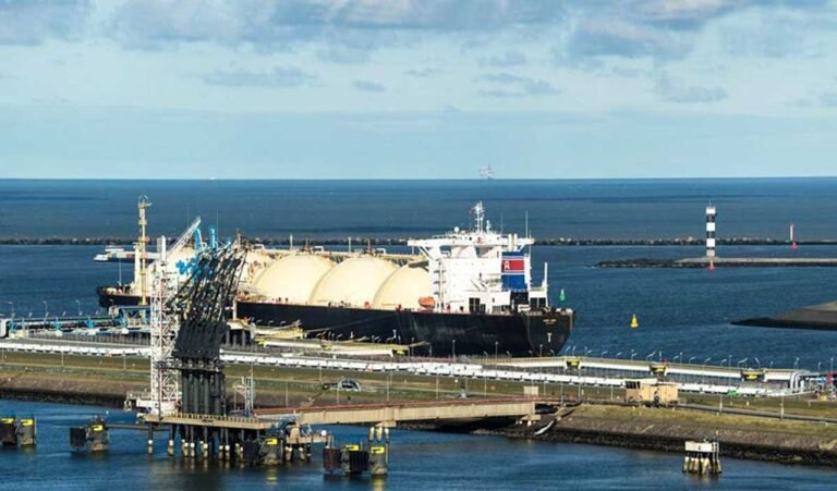 India to extend LNG import deal with Qatar for 20 years at lower rates
