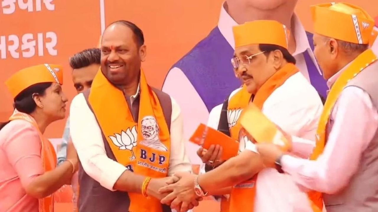 Congress suffers jolt in Gujarat as its Rajya Sabha MP Naran Rathwa joins BJP