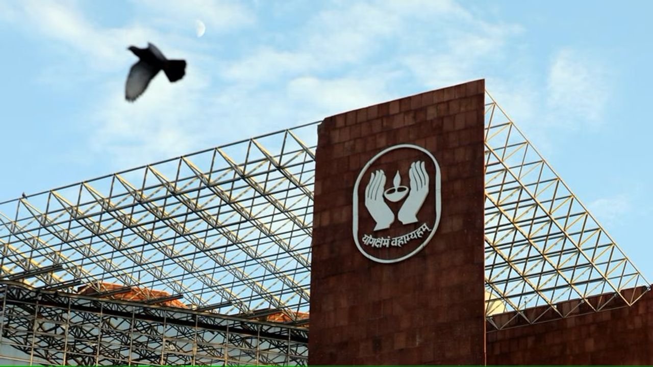 LIC Q2 net profit rises 49% to Rs 9,444 crore