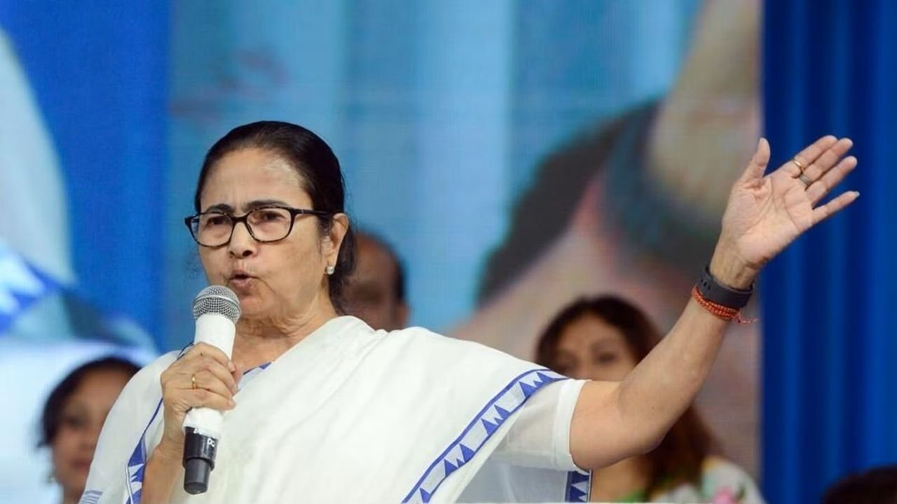 Centre ‘deactivating’ Aadhaar cards to stop people from getting social benefits: Mamata