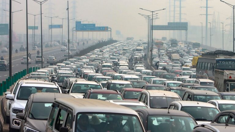 Farmers’ protest impacts traffic in Noida amid security checks at Delhi borders