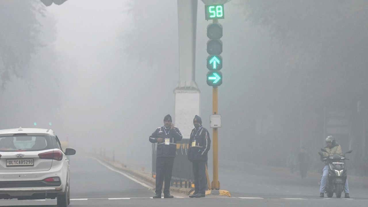 Delhi records chilly morning with minimum temperature at 5.2°C