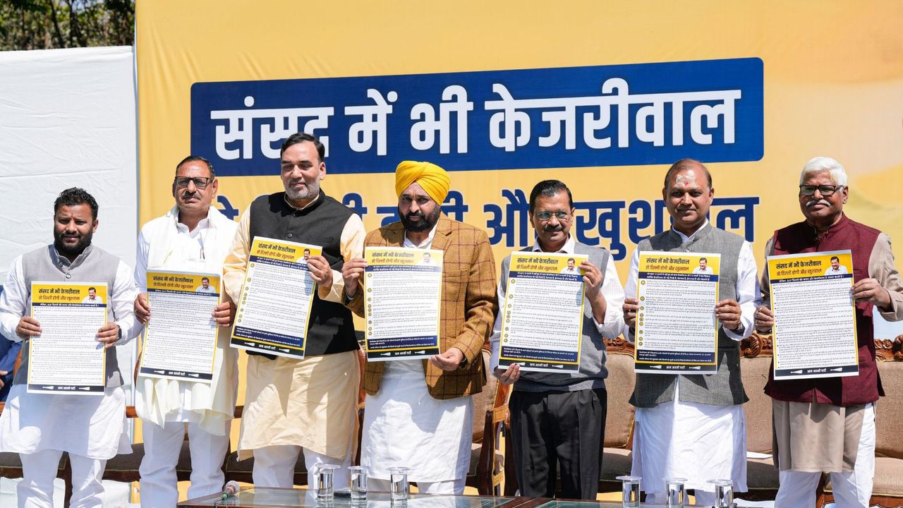 Kejriwal, Mann launch AAP's LS poll campaign in Delhi