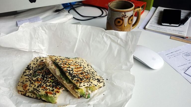 What your sad desk sandwich says about your working habits