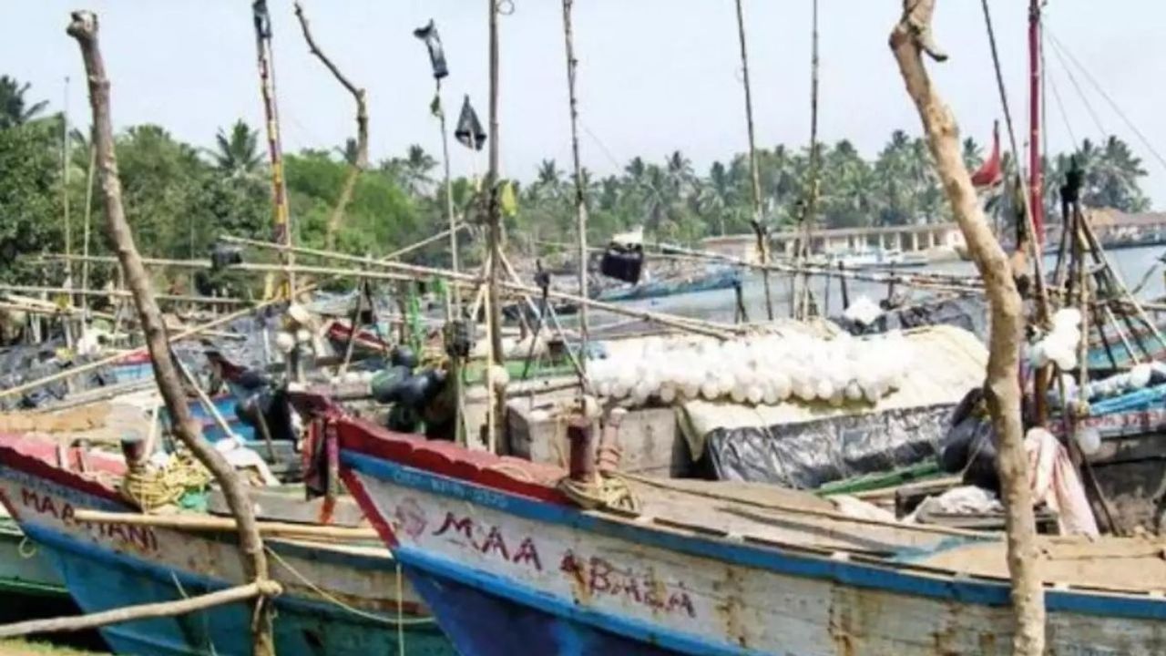 Odisha fishermen demand compensation of Rs 15K per month during fishing ban period