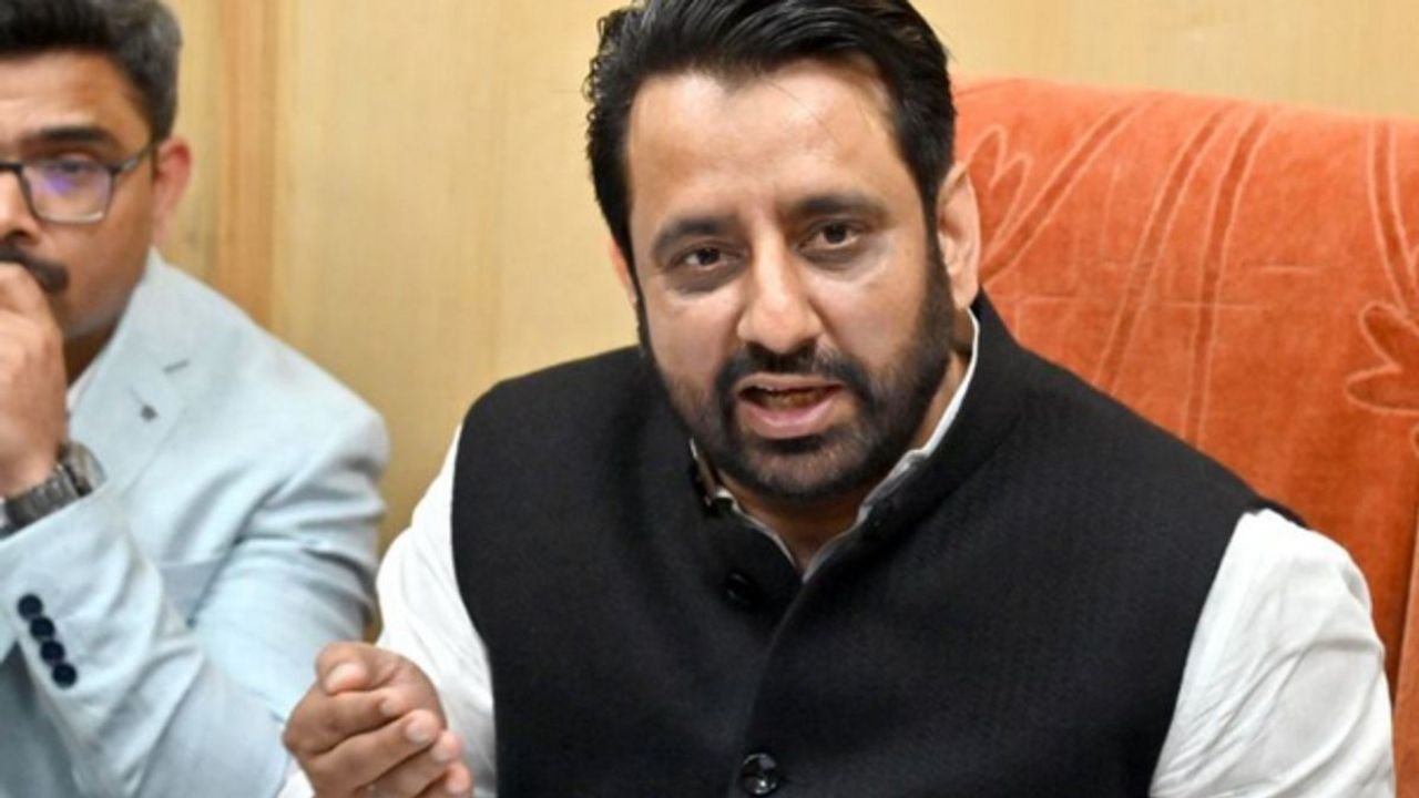 SC rejects AAP MLA Amanatullah Khan’s anticipatory bail plea, asks him to appear before ED