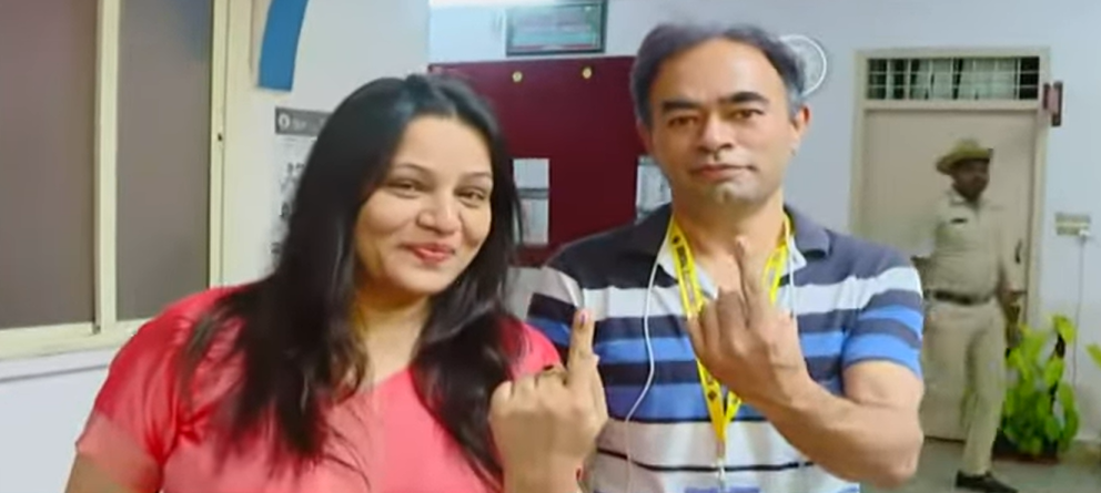 IAS officer Munish Moudgil and his wife IPS officer D Roopa Moudgil.