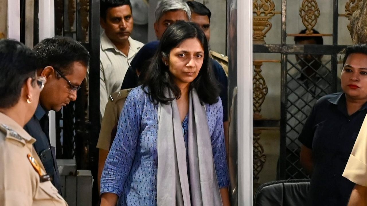Swati Maliwal breaks down during bail hearing of Bibhav Kumar