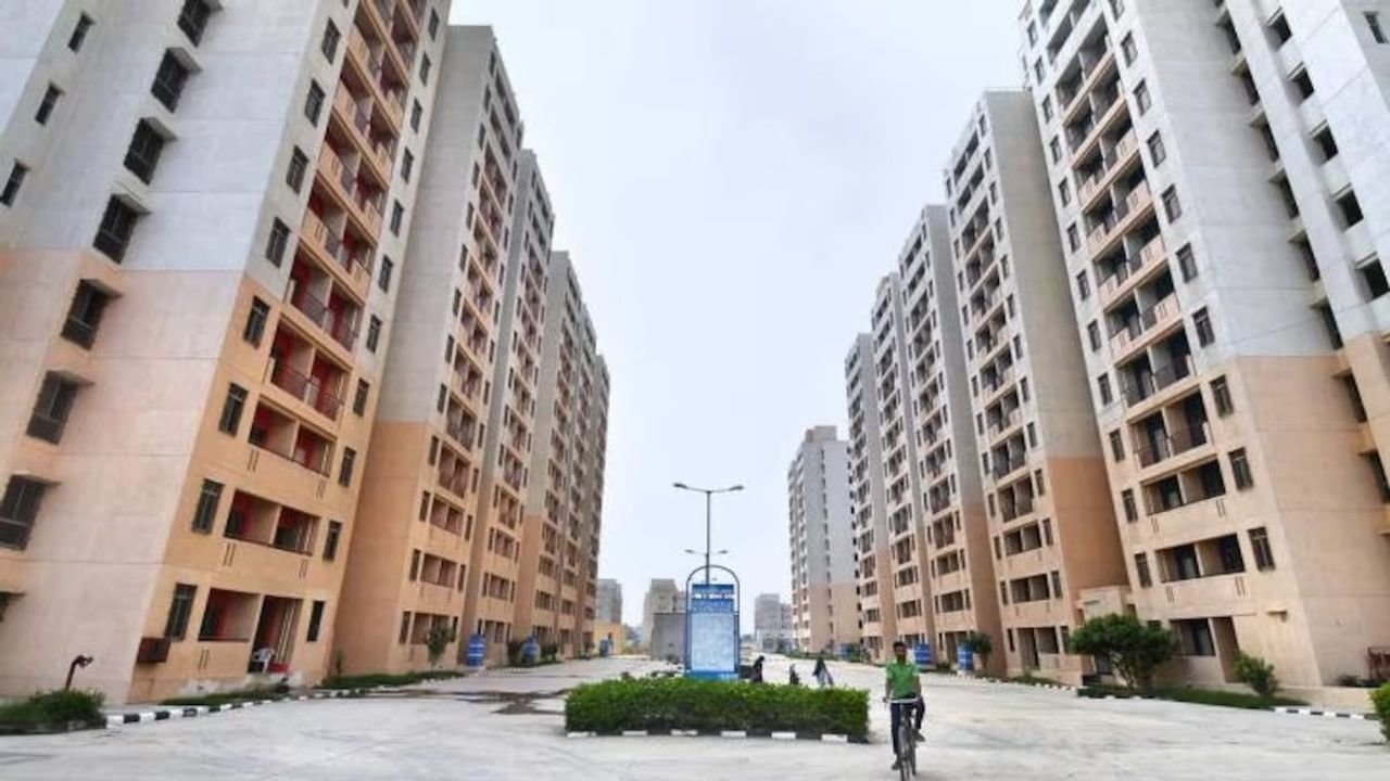 Unsold homes in Delhi-NCR drop 57% in last 6 years to 86,420 units at March-end: Anarock