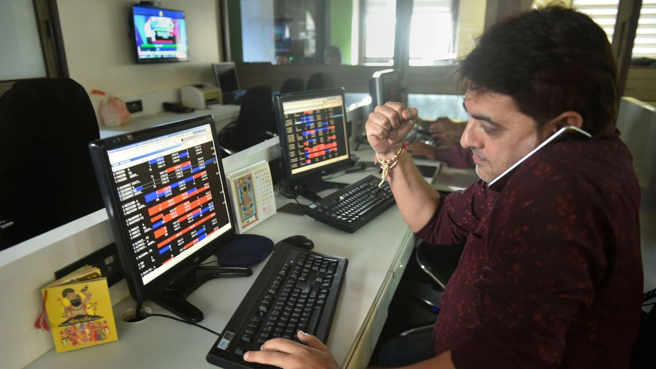 Share market decline in early deals on weak global peers, profit-taking