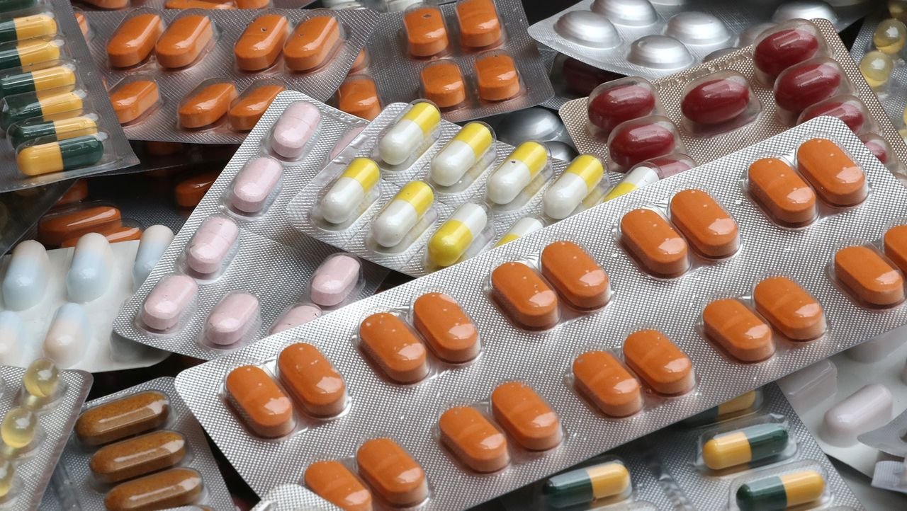 Taking too many medications can pose health risks. Here’s how to avoid them
