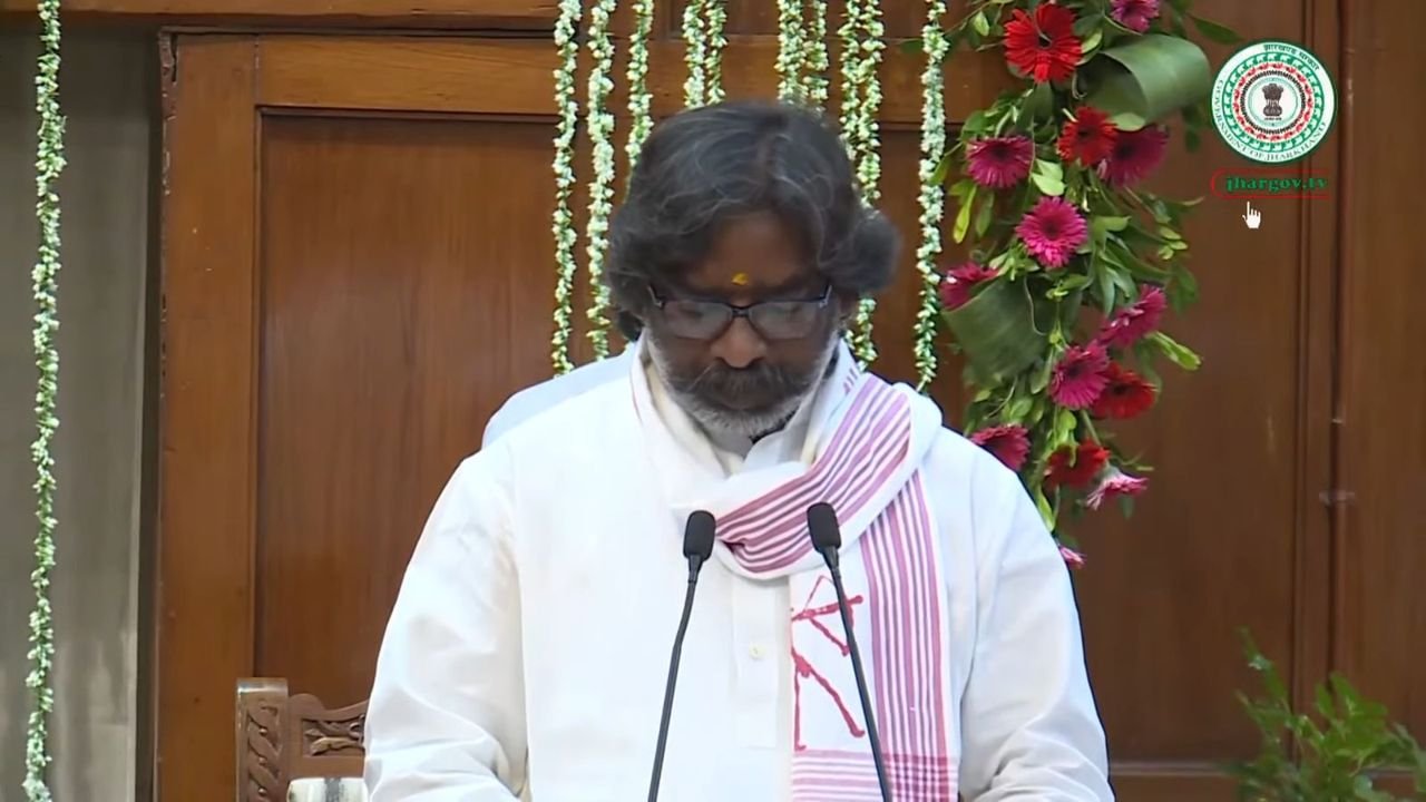 Hemant Soren takes oath as 13th chief minister of Jharkhand