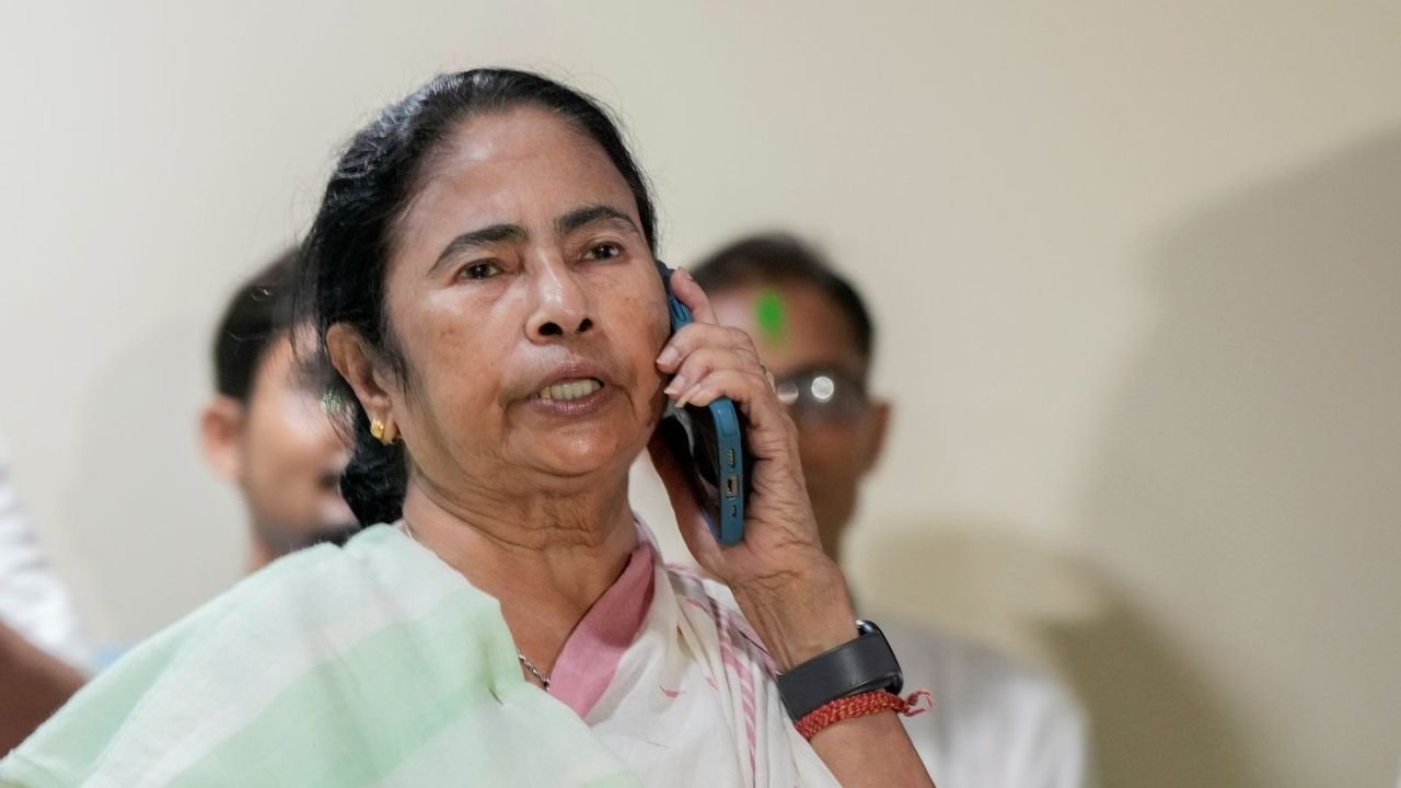 NITI Aayog meeting: Mamata Banerjee postpones Delhi visit, reasons 'unknown'