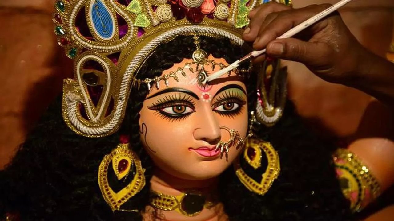 Mamata raises Durga Puja donation for clubs to Rs 85k, promises Rs 1 lakh next year