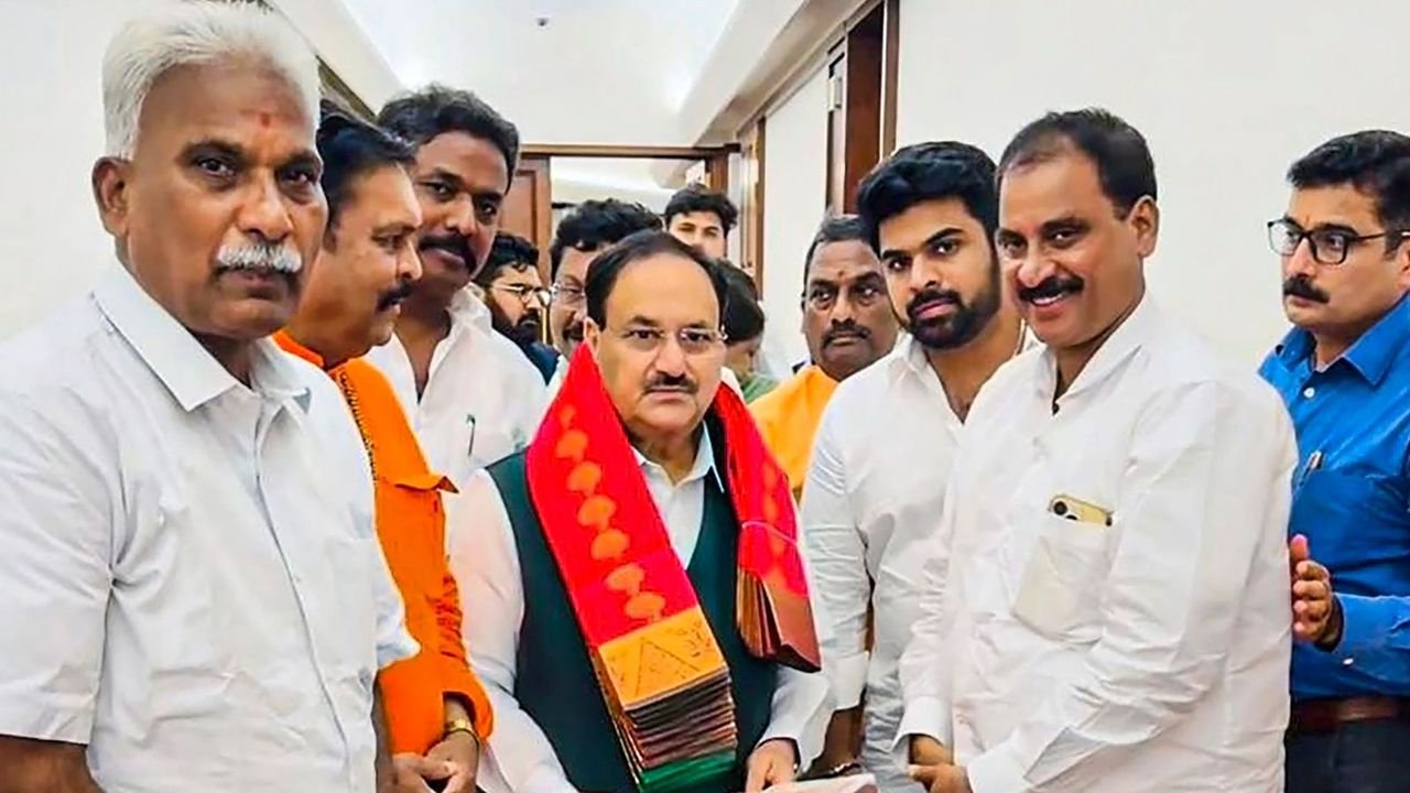 Puducherry: Ruling coalition MLAs knock at Delhi’s doors against AINRC-BJP govt