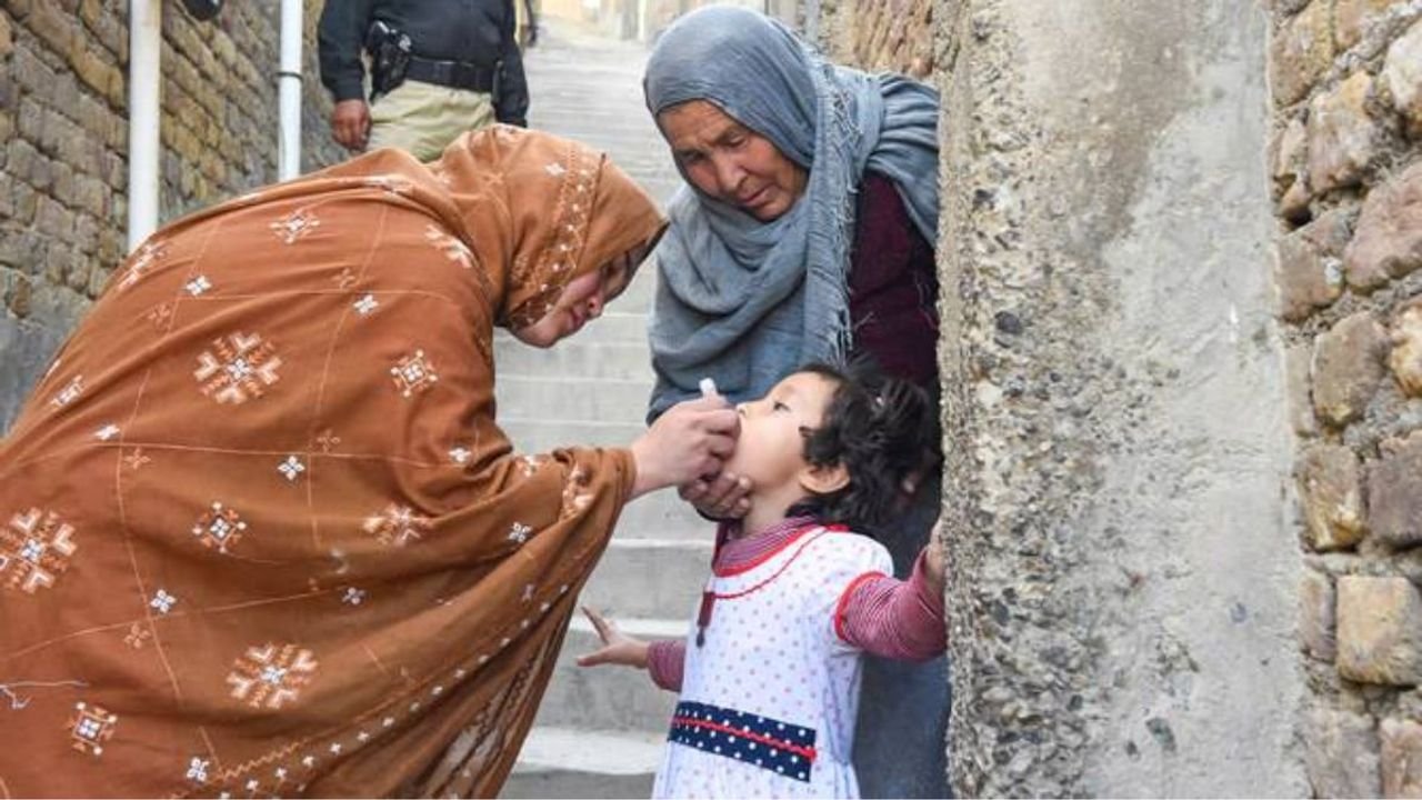 Pakistan reports ninth polio case of year