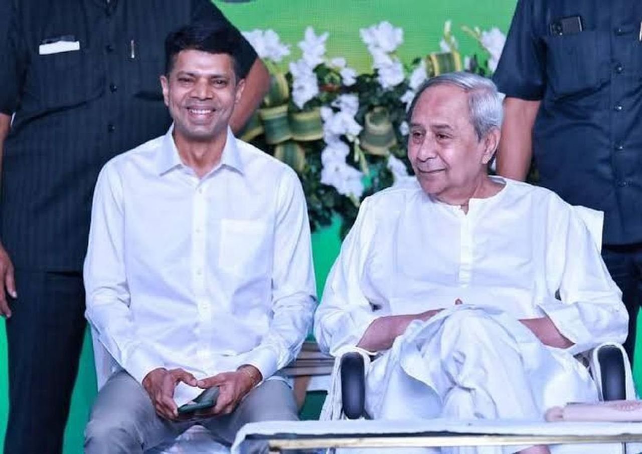 Odisha govt begins probe into Pandian’s ‘indiscriminate’ chopper use during BJD regime
