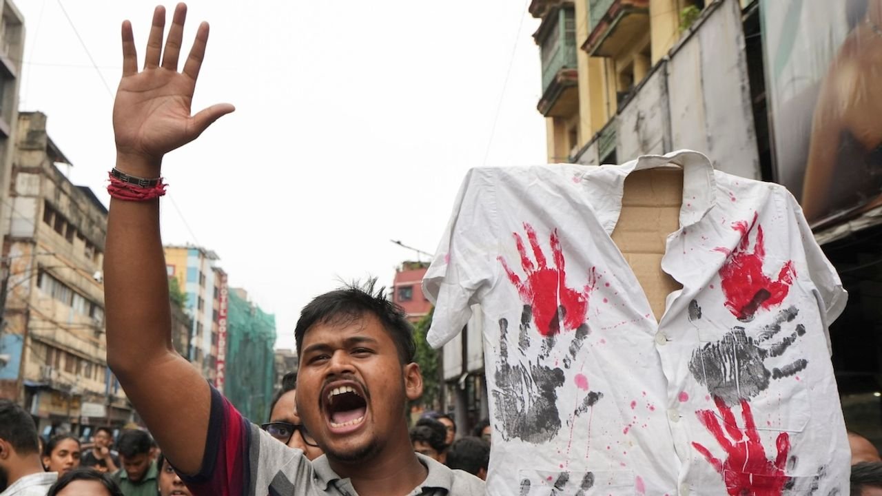 Kolkata doctor rape-murder: Junior doctors give Wednesday deadline to police to finish probe