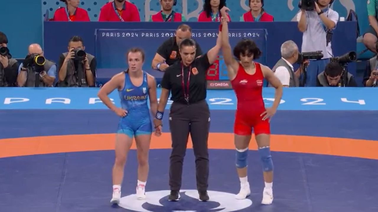 Warrior Vinesh becomes first Indian woman grappler to enter Olympic finals