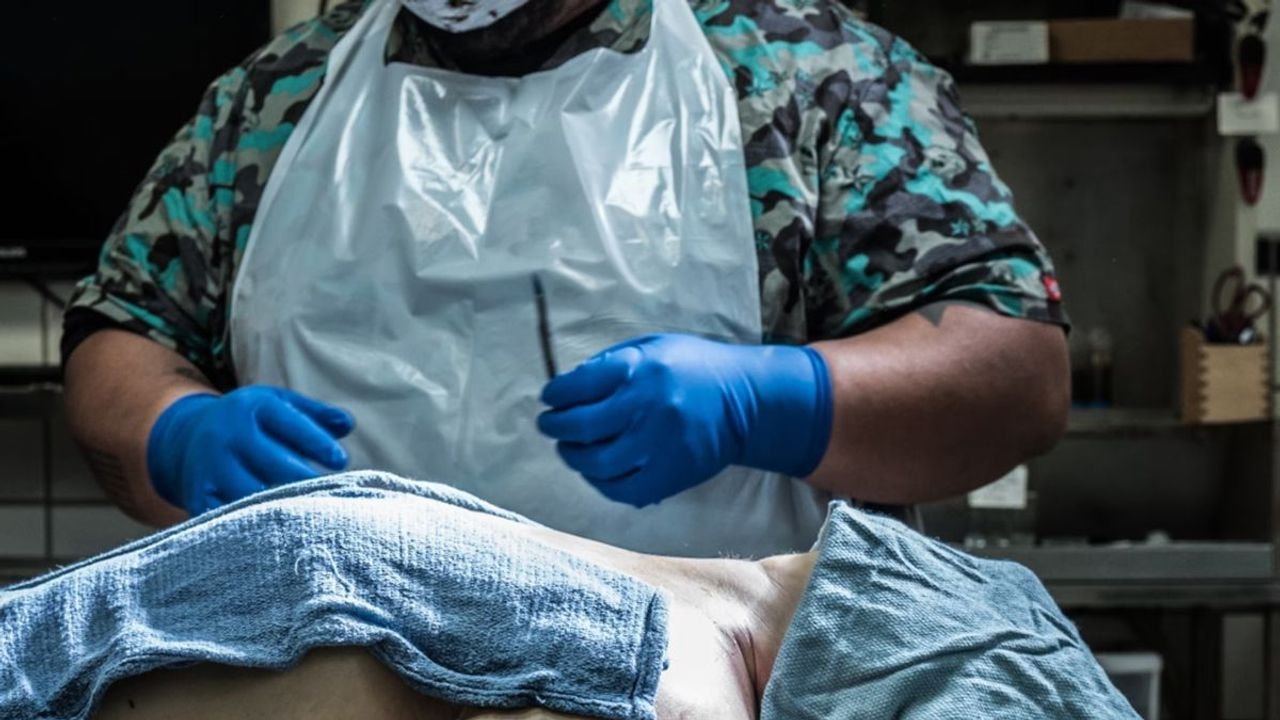 What happens in an autopsy? A forensics expert explains