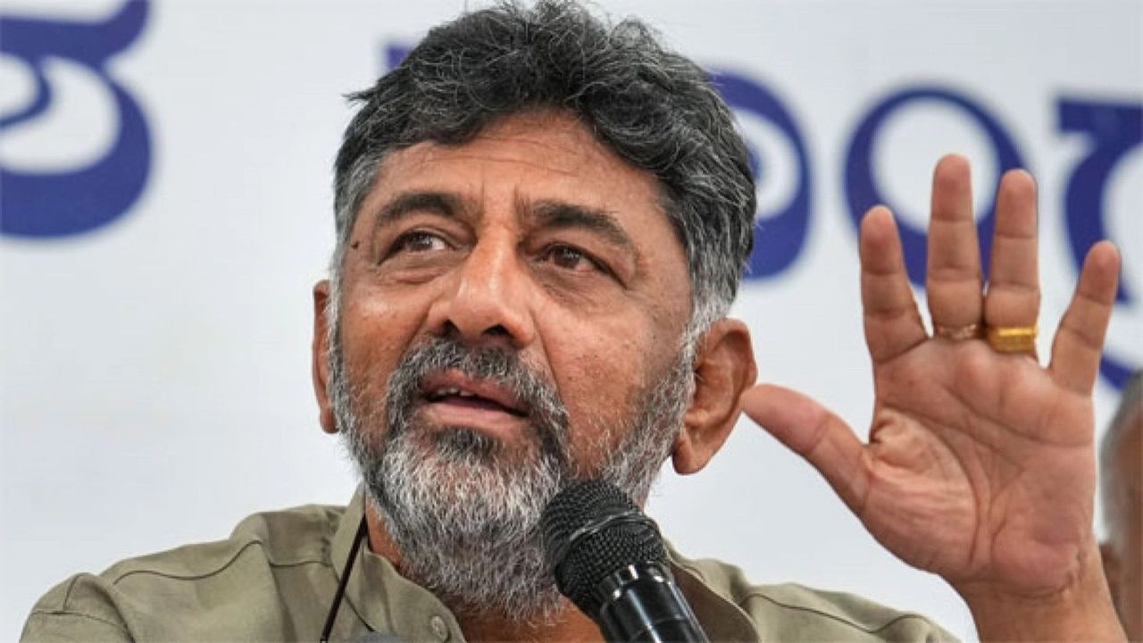 Kannada flag should be hoisted compulsorily on state formation day, Govt tells businesses