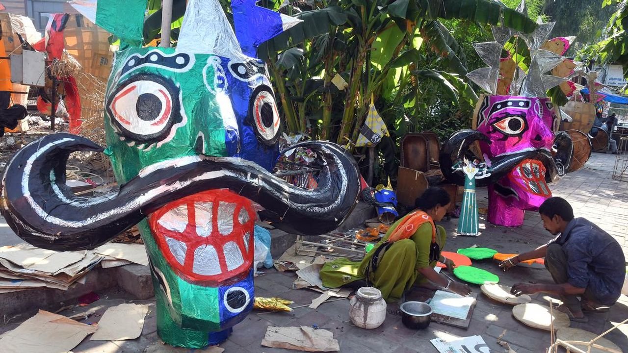 Fire, smoke and sound: Dussehra once again and effigies line west Delhi streets