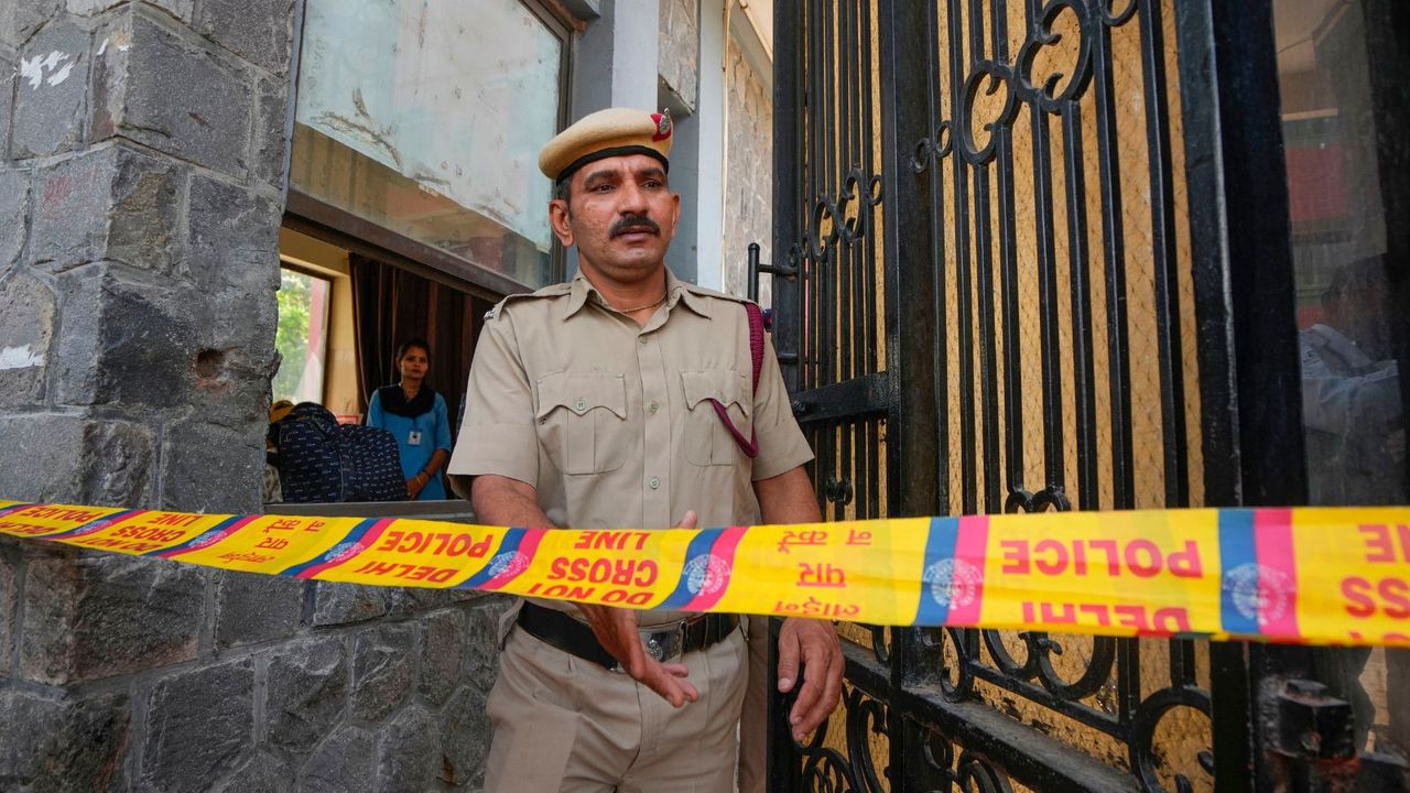 "Bombs are hidden in black bags": Hotels in Lucknow get bomb threats