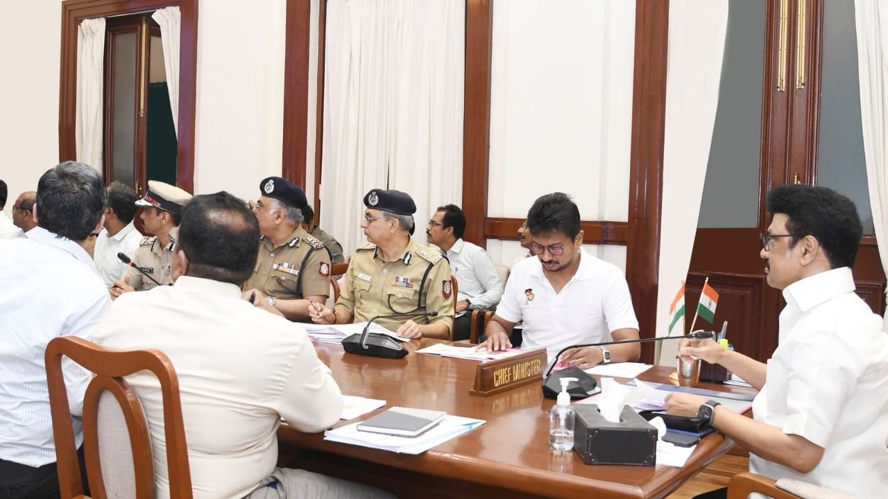 TN CM takes stock of monsoon situation, schools, colleges asked to declare holiday on Oct 15