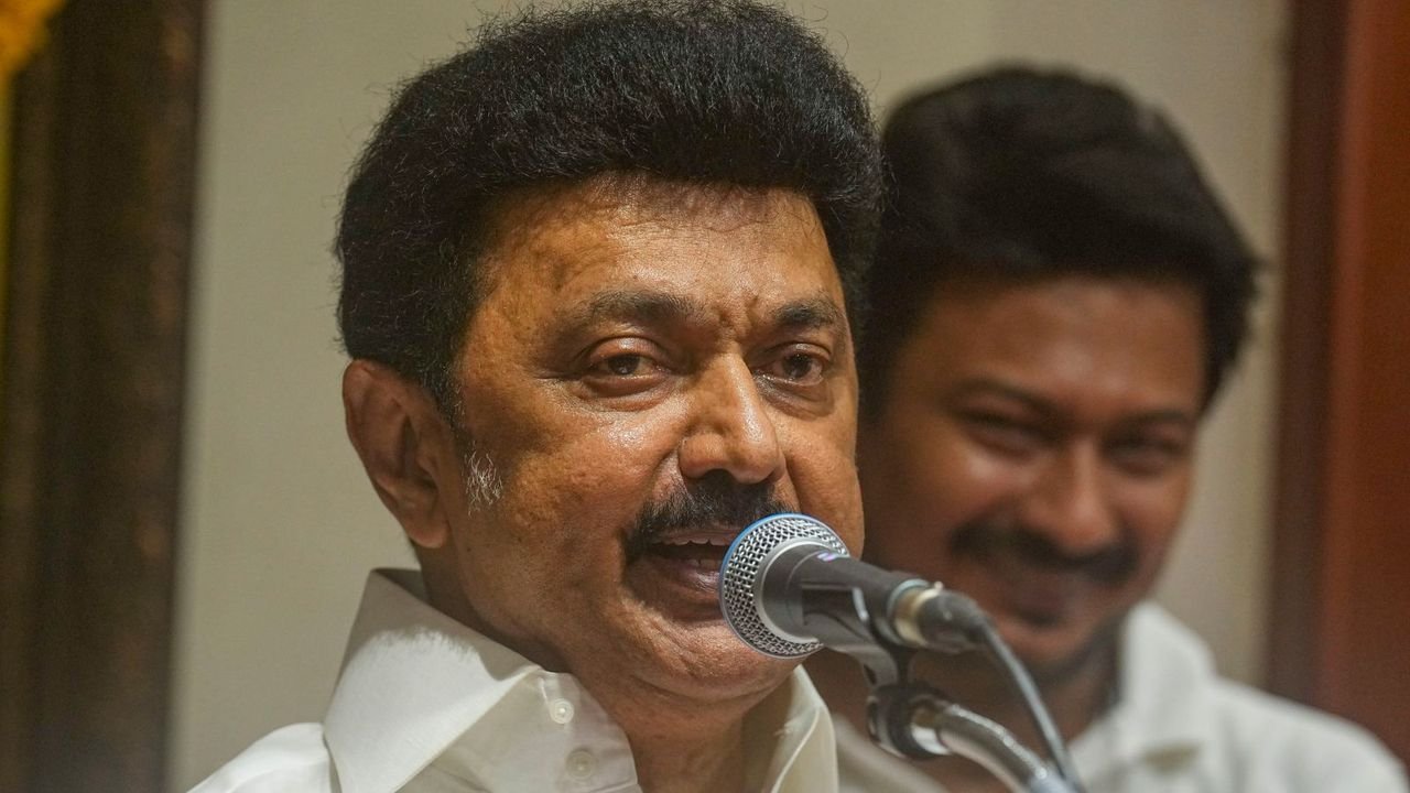 TN CM announces bonus, ex-gratia to 2.75 lakh state PSU employees