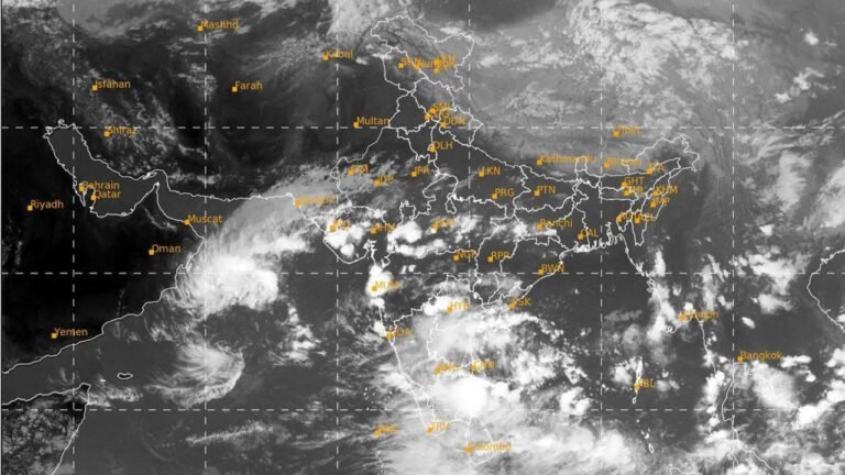 Downpour disrupts daily life in central and south Karnataka