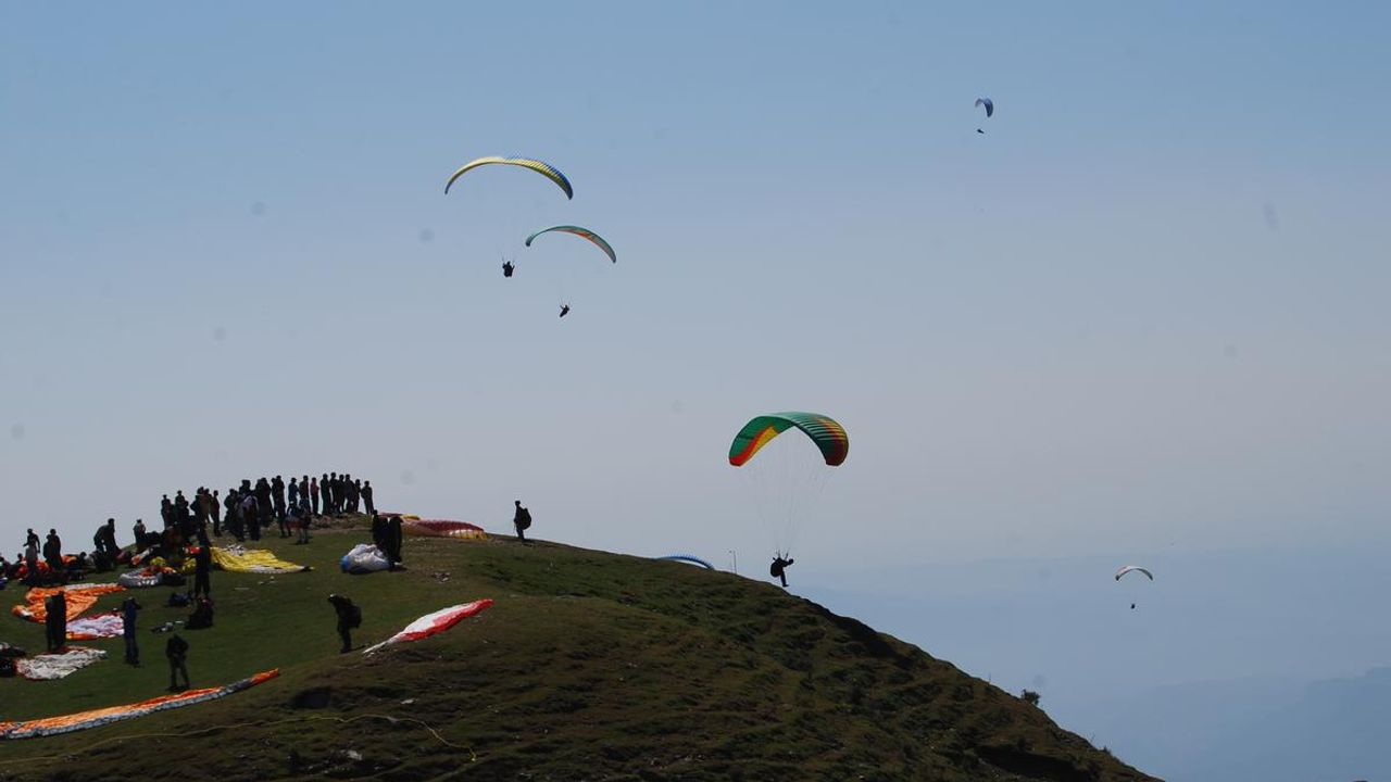 Belgian paraglider killed after mid-air collision in Bir-Billing