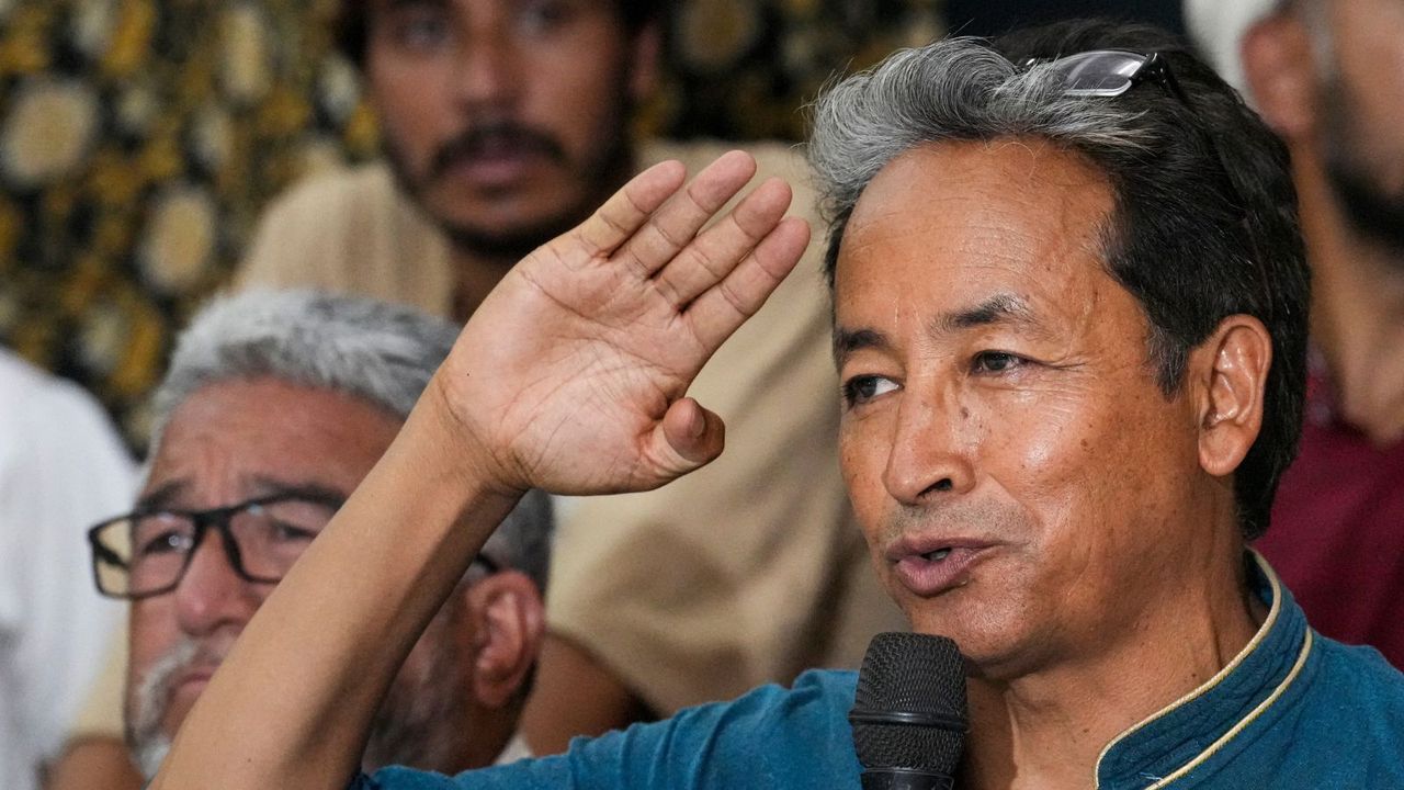 Sonam Wangchuk stays put at Ladakh Bhawan, protesters say denied permission to shift to Jantar Mantar