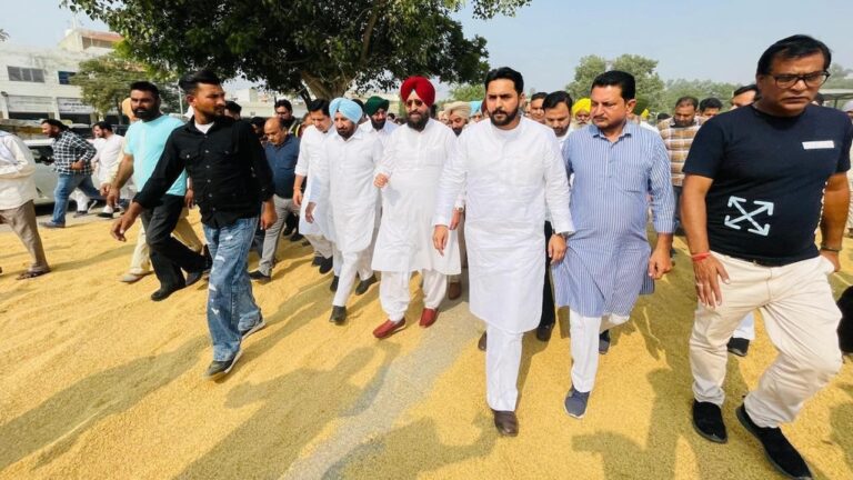 It is Bajwa versus Mann in Punjab over paddy procurement crisis