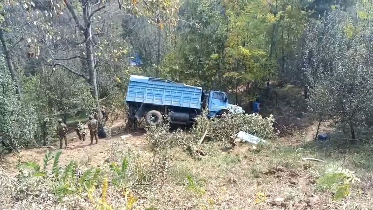 12 CRPF personnel injured as vehicle falls into gorge in J-K