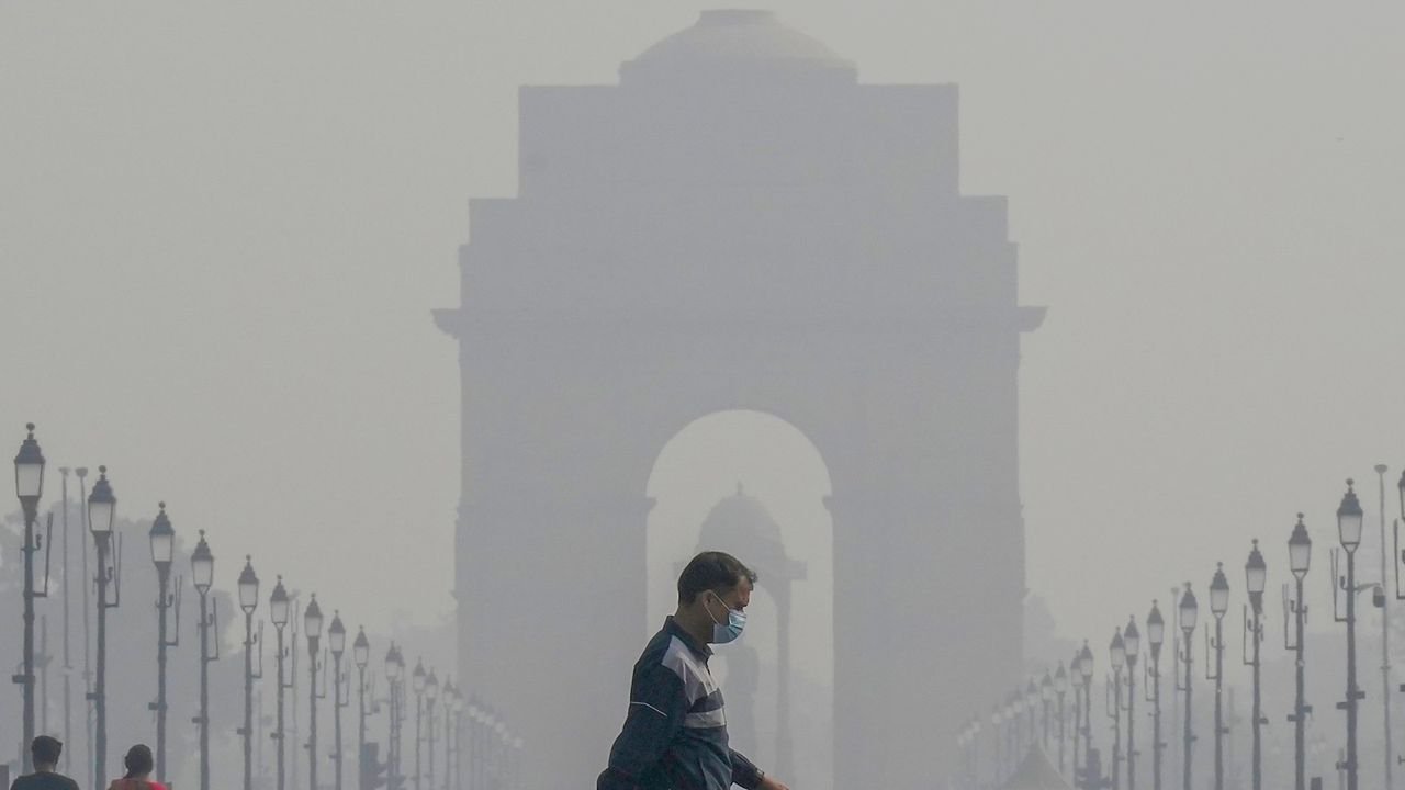 GRAP-III restrictions in Delhi as air quality remains ‘severe’ for third consecutive day