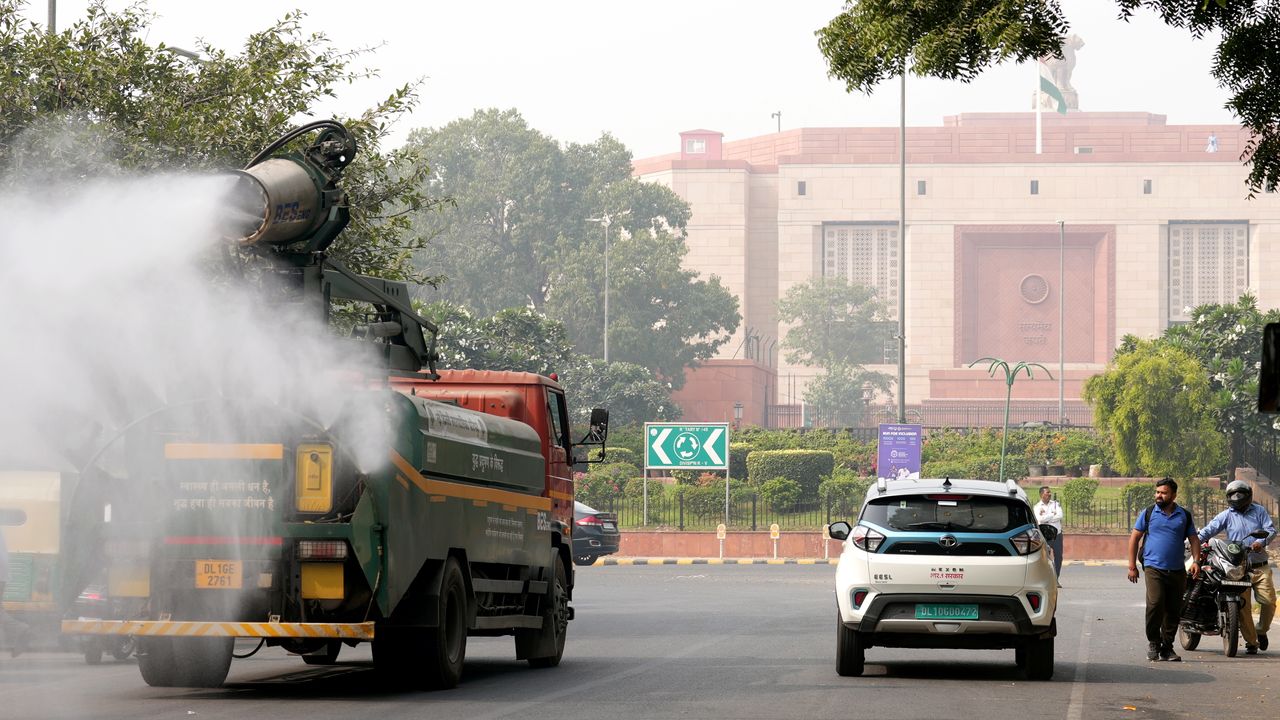 Air pollution: Centre’s air quality panel criticises growing backlog of complaints in Delhi