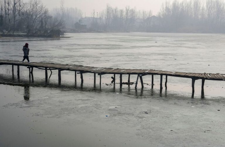 Srinagar experiences coldest night of the season at minus 1.2 degrees Celsius