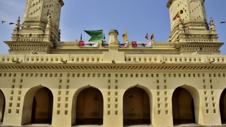 Centre requests HC to direct Karnataka govt to vacate madrasa in Srirangapatna Jama Masjid