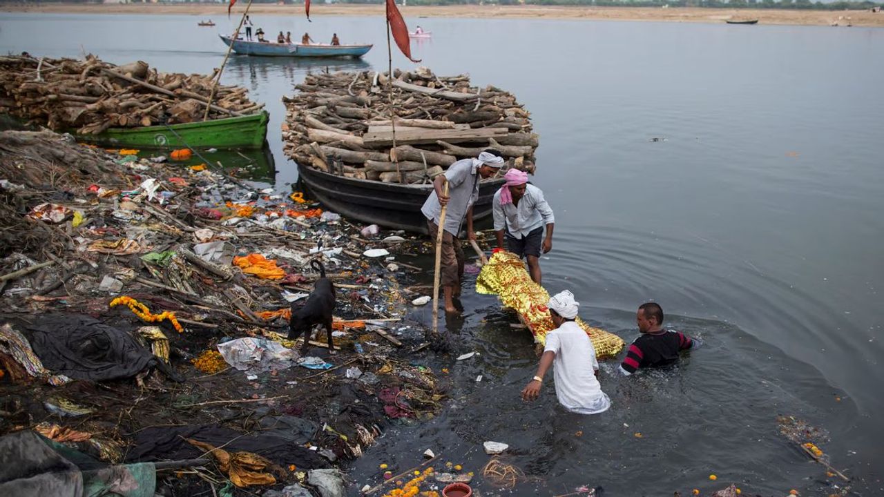 Water quality of Ganga in UP deteriorating due to discharge of sewage: NGT