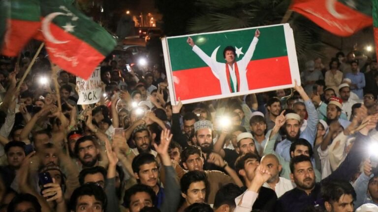 Pak govt, Imran Khan’s party agree to continue talks to resolve contentious issues
